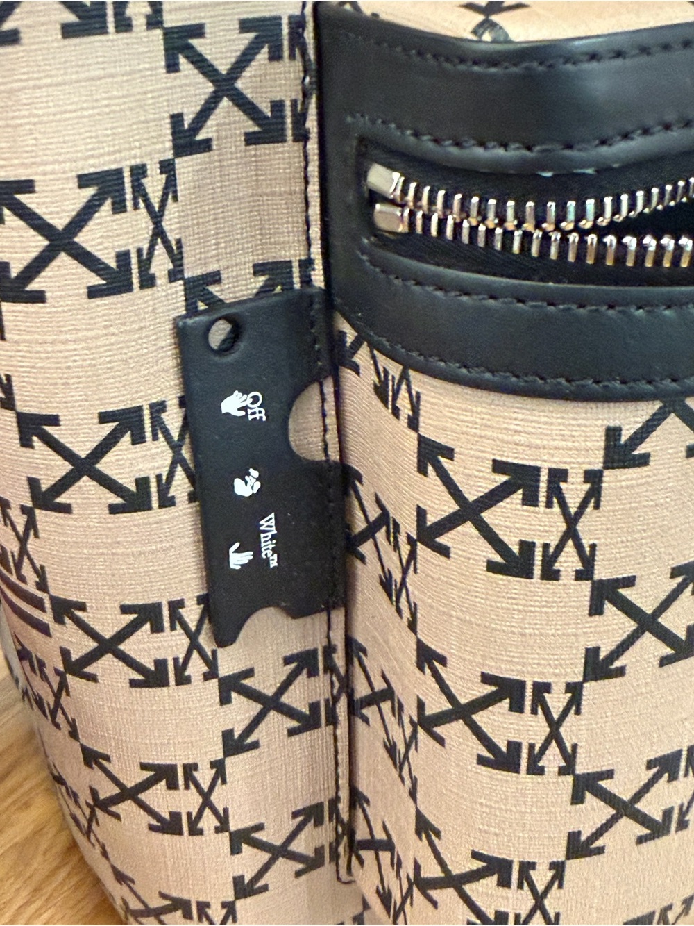 Off-White Brand Back Pack - authentic and an excellent condition - Picture 11 of 12